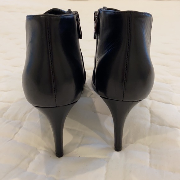 Sigerson Morrison Black asymmetric cut out heels, size 9.5 excellent condition - Picture 5 of 10